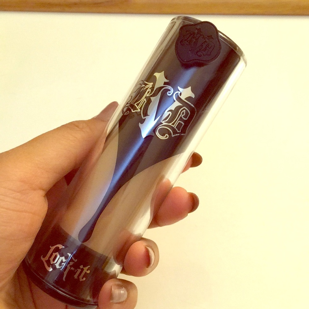 Kat von D lock it foundation